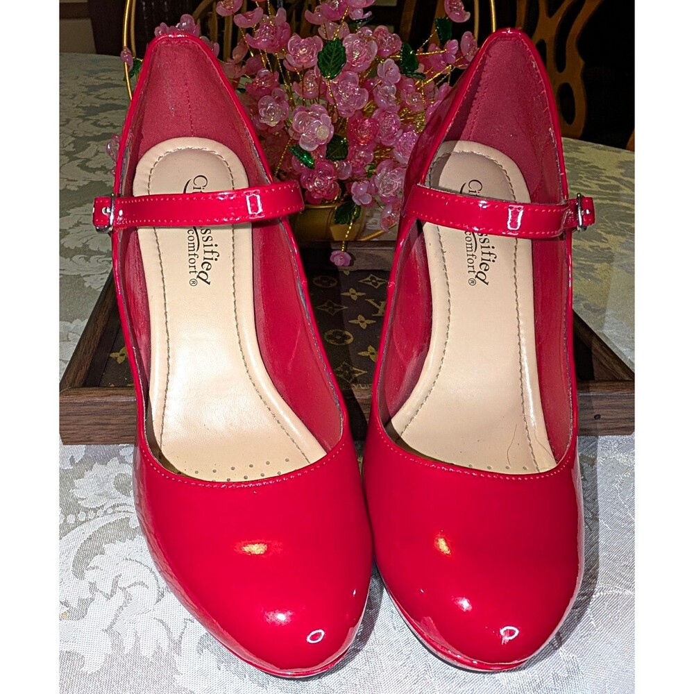 City Classified Red Patent Leather Pump Heels Round Toe Ankle Strap Buckle 10